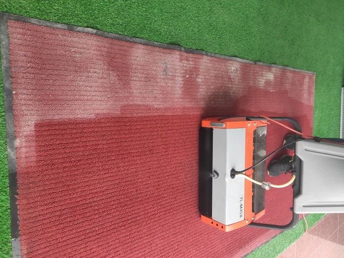 這不是一臺簡單的扶梯清洗機？！