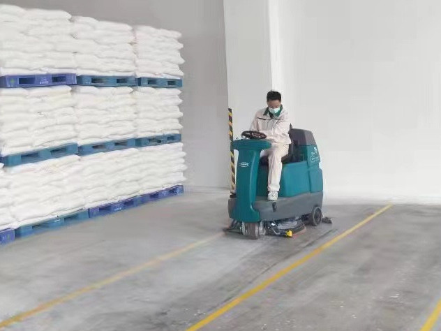 工廠全自動(dòng)洗地機(jī)拖地車的維護(hù)與保養(yǎng)注意事項(xiàng)