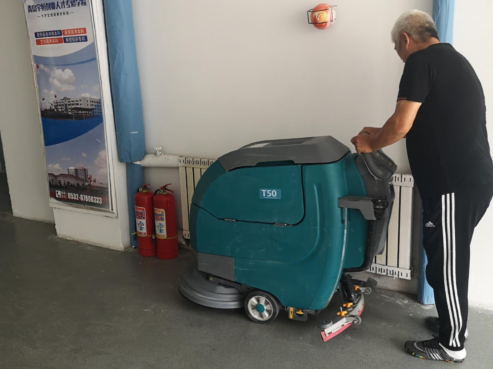 啤酒廠車間如何保持潔凈衛(wèi)生？看洗地機(jī)大顯神威