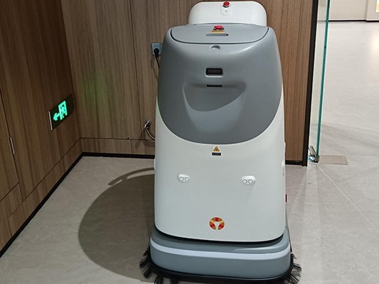 科技助力，酒店煥新 —— 坦力工業(yè)洗地機(jī)器人帶來新變革